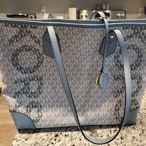Large Michael kors tote